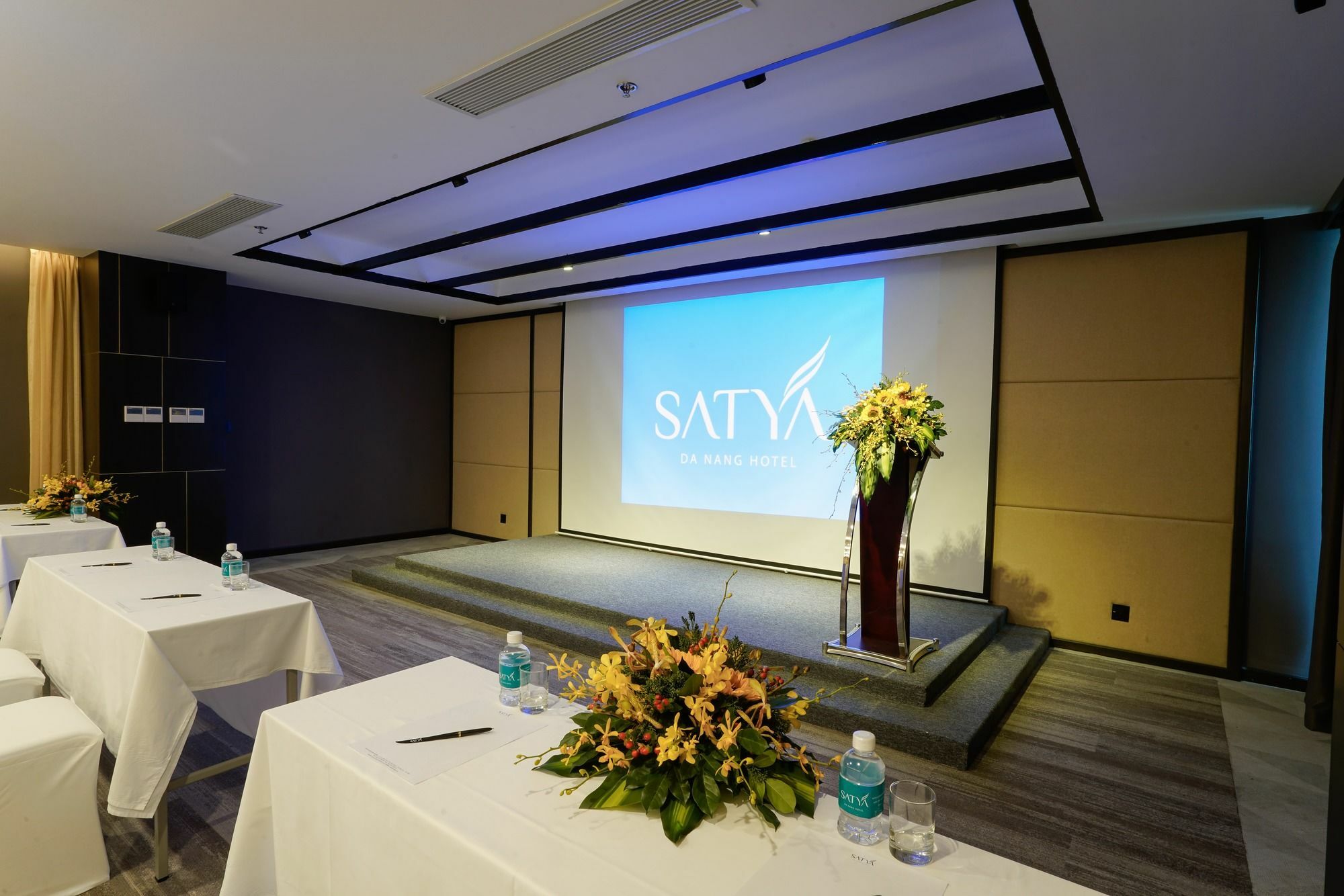 Satya Da Nang Hotel Han Market Extérieur photo